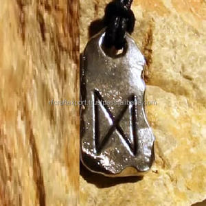 RFCrafts vente en gros de haute qualité améthyste Rune pendentif diamant croix-forme métal gravé chrétien religieux pour les fêtes - Product Image 6