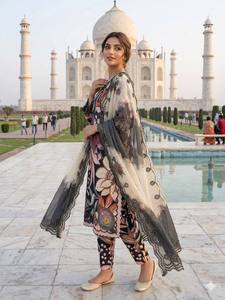 Conjunto de Salwar Kameez con estampado floral para mujer con Dupatta |   Traje Kurta Palazzo Étnico Negro de Rayón, Corte Holgado - Product Image 4