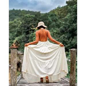 Robe longue blanche bohème pour femme, col halter, à volants, pour l'été, la plage, les vacances et les festivals - Product Image 4