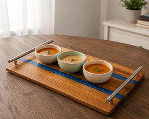 Magnifique plateau de service rectangulaire en bois pour la maison, avec incrustation en résine bleue, finition vernie, design minimaliste, pour la rangement de vaisselle >501ml - Product Image 4
