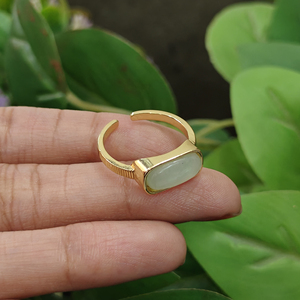 แหวนแฟชั่นทองเหลืองชุบทอง 18k ดีไซน์เรียบหรู สวมใส่ได้ทุกวัน รูปทรงสี่เหลี่ยมผืนผ้า ขายส่ง ของขวัญวันเกิด วันแต่งงาน เครื่องประดับ - Product Image 4