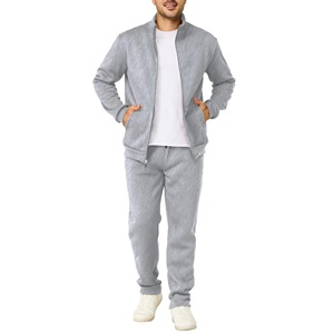 Chándal para hombre diseñado para la comodidad diaria y un estilo moderno y elegante, con tela suave, corte relajado y un aspecto fresco. - Product Image 2