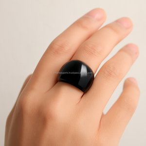 Anillo de Cuerno de Búfalo Moderno, Banda Pulida Natural Hecha a Mano, Joyería Minimalista y Ética - Product Image 5