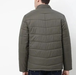 Veste d'hiver matelassée légère pour homme, col montant, vente en gros, fournisseur OEM de vestes d'hiver personnalisées - Product Image 6