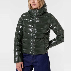 Doudoune matelassée imperméable et chaude pour femme, nouveau manteau d'hiver avec capuche, fermeture éclair intégrale, motif uni, respirant et tendance - Product Image 1
