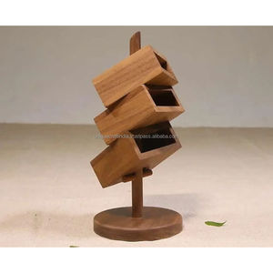 Porte-crayons rotatif en bois avec trois compartiments pour la papeterie de bureau et l'organisation du bureau à domicile - Product Image 1