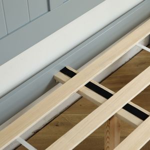 Struttura letto matrimoniale in legno grigio con testiera curva e pediera coordinata - Product Image 4