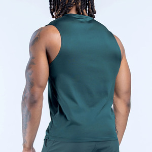 Camiseta sin mangas para hombre, modelo Green Racerback, de dos tonos, ligera, de tela elástica, para gimnasio y deporte, fabricada a medida. - Product Image 4