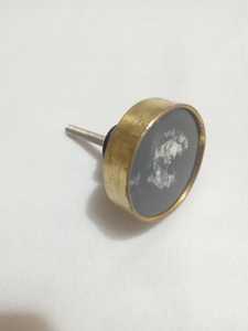 Poignées de tiroir en métal et résine, design artistique fantaisiste, multicolores, attrayantes, par ARTWORK MAESTRO - Product Image 2