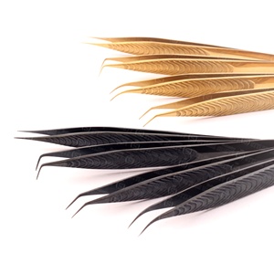 ยกระดับกิจวัตรการดูแลของคุณด้วยชุดแหนบที่มีชีวิตชีวาของเราซึ่งออกแบบมาเพื่อรวมฟังก์ชั่นการใช้งานที่มีสไตล์ - Product Image 5