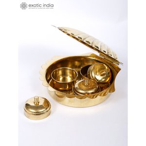 Boîte de rangement décorative Kumkum d'huître en laiton faite à la main de 5 pouces pour la maison et les cadeaux fabriqués en Inde - Product Image 2