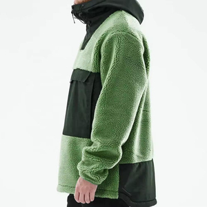 เสื้อฮู้ดผู้ชายสีเขียว ผ้าฟลีซ ทรงปกติ กันลม สวมใส่สบายในฤดูหนาว มีกระเป๋าเสื้อ ดีไซน์เชอร์ปา ผ้าขนสัตว์ 100% กันน้ำ - Product Image 6
