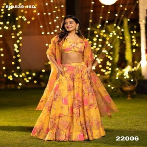 ผ้าไหมชีนอนคุณภาพดีที่สุด ทันสมัย พร้อมลายพิมพ์ดิจิทัล ชุดเลเฮนกาโชลี พร้อมผ้าคลุมไหล่และเสื้อคลุมไหล่ ผู้จัดจำหน่ายและส่งออกทั่วโลก - Product Image 1