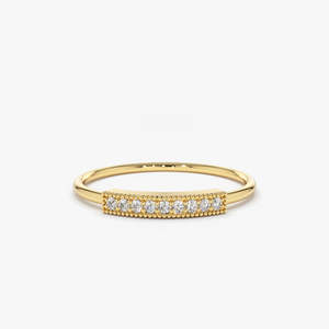 แหวนเพชรเม็ดเล็กเรียงแถวเดียว ดีไซน์เรียบหรู แหวนแต่งงาน แหวนเพชรแตก แหวนทองชุบ 14K ประดับเพชรโมอิสซาไนต์ - Product Image 3