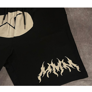 Shorts pour homme à imprimé crâne noir avec cordon de serrage à la taille, style streetwear décontracté - Product Image 2