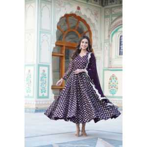 Vestido de Noche Rosa LIVEWEAR con Lentejuelas Bordadas y Diseño Floral, con Dupatta, Talla M - Product Image 2