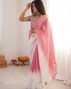 Sari de Diseño KV en Papel de Seda Rosa con Adornos y Blusa sin Coser - Product Image 1