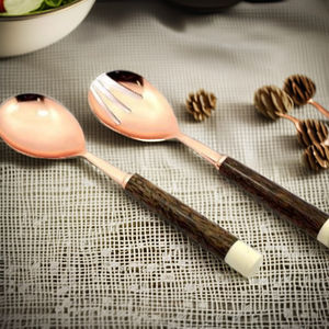 Outils de salade en acier inoxydable plaqué cuivre tendance poignée en résine couverts vaisselle cuillères de service pour la maison hôtel restaurant utilisation - Product Image 1