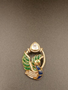 Colgante de pavo real chapado en oro con circonita talla pera, joyería vintage con temática animal, regalo unisex, colgante de cristal talla pera - Product Image 2