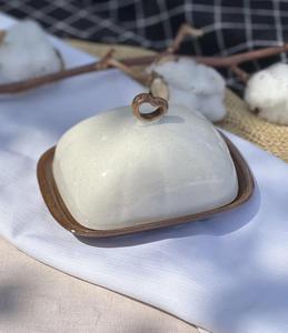 Recipiente para Mantequilla Artesanal con Tapa con Anillo de Elevación, Bandeja Compacta para Servir, Acabado Liso y Elegante, Porta Mantequilla para Mesa de Cocina - Product Image 6