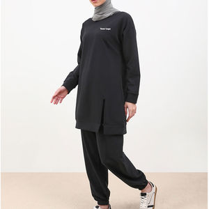 ชุดจ็อกเกอร์มีฮู้ดสำหรับผู้หญิงสั่งทำได้ตามจำนวนที่ต้องการ พร้อมกระดุม ปักลายเรียบง่าย ผ้าถักลำลอง MOQ ต่ำ - Product Image 1