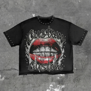 เสื้อยืดกราฟิกสตรีทแวร์ผ้าฝ้ายแท้ 100% แบบหนาพิเศษ ผลิตตามสั่ง (OEM) ทรงบ็อกซี่ฟิต ล้างแบบวินเทจ พรีเมียม ตกแต่งด้วยหมุด ผลิตจำนวนมากสำหรับตลาดทั่วโลก - Product Image 1