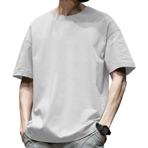 เสื้อยืดคอกลมแขนสั้นทรงเข้ารูปสีดำสำหรับผู้ชาย ผ้าฝ้ายเจอร์ซีย์ 100% สีพื้นเรียบ ทอแบบธรรมดา ความยาวปกติ - Product Image 4