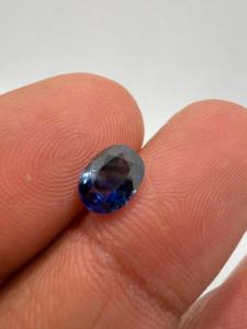 Zafiro azul natural vivo, corte ovalado, piedra preciosa suelta de 1.65 quilates, 7.5x5.5x4 mm, de Ceilán, Sri Lanka, para la fabricación de joyas por Zehra Gems. - Product Image 5