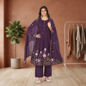 Ensemble Anarkali en coton brodé violet avec dupatta pour femme, style traditionnel, vêtements décontractés, de Samp Corporation - Product Image 1