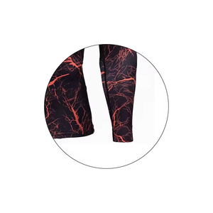 Encuentra camisetas de natación deportivas de manga larga similares a Rash Guards, diseñadas para entrenamiento de surf, actividades en la playa y deportes acuáticos. - Product Image 6