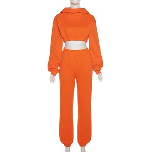 Ensemble de jogging de sport d'hiver unisexe de haute qualité Sweat à capuche à manches longues et pantalon Survêtements respirants pour la peau pour hommes femmes - Product Image 4