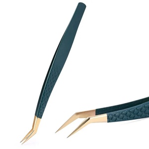Pince à épiler Ryzer Studio de précision, durable, en acier inoxydable plaqué or, avec pointe incurvée et aiguisée pour extensions de cils - Product Image 3