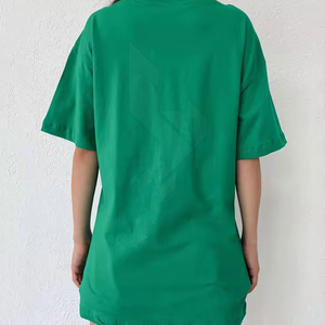 T-shirt tendance pour femme avec imprimé en relief, tee-shirt en coton graphique, design imprimé en relief, léger, confortable, mode, essentiel au quotidien - Product Image 2