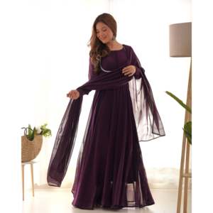 Magnifique robe Anarkali modeste avec pantalon et dupatta pour les fêtes et les occasions spéciales - Product Image 2