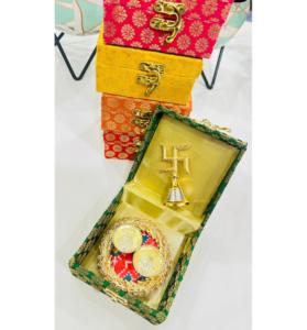 Hermosa Cesta Pequeña de Metal para Acción de Gracias, Plato para Roli y Chawal, Campana Swastik, Caja Decorativa, Set de Regalo Tradicional para Pooja - Product Image 1