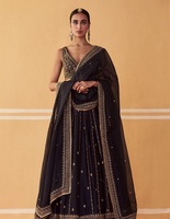 Tenue de mariage traditionnelle indienne Lehenga Choli, magnifiquement ornée de sequins, pour les occasions et les événements spéciaux, pour femmes.