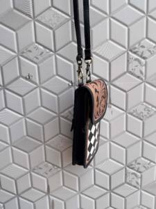 Bolso de Mano para Teléfono, Bolso de Cuero Tallado a Mano, Bolsos Pequeños con Diseño de Damas de Inglatera, Bolso Bandolera de Diseño Único - Product Image 2