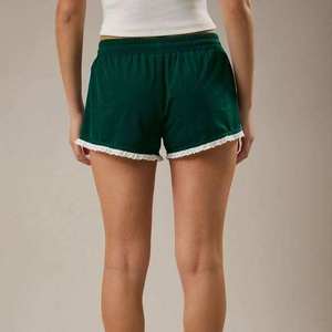 กางเกงขาสั้นผู้หญิงเอวต่ำแต่งลูกไม้ ดีไซน์ใหม่ล่าสุดสำหรับฤดูร้อน รับผลิตโลโก้ตามสั่ง - Product Image 6