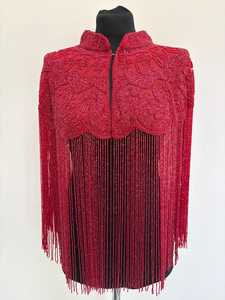 Cape rouge en polyester pour femme avec broderie florale et perles, idéale pour les mariages et les fêtes - COTTON COUTURE du Uttar Pradesh - Product Image 2