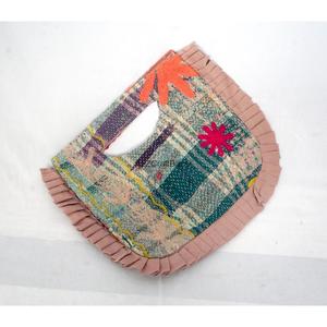Pochette en tissu Kantha brodée Suzani faite à la main avec franges et poignée découpée, taille moyenne, motif multicolore, idéale pour les fêtes - Product Image 3