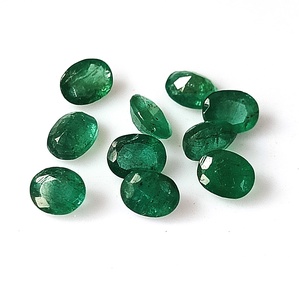 Lote de 10 Piezas de Esmeralda Zambiana Natural de Corte Ovalado, 3.30 Quilates, Color Verde Esmeralda, Calibrada, 4x5 mm, Facetada, Translúcida - Product Image 2