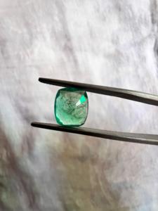 Émeraude naturelle du Zambie, pierre précieuse en vrac, 3,55 carats, taille ovale, pierre Panna, vente en gros - Product Image 4
