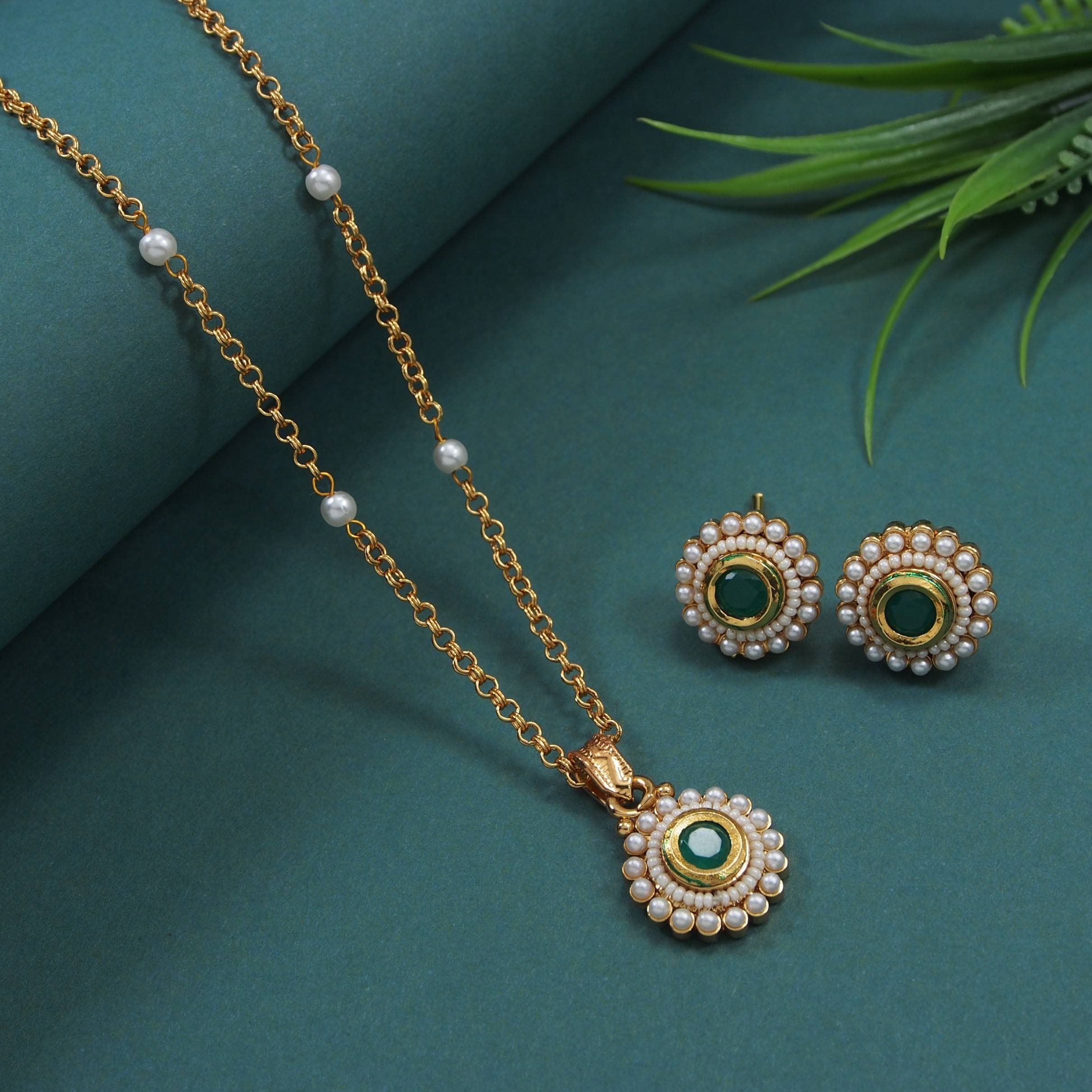 สีเขียว