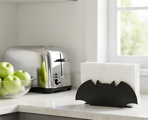Porte-serviettes en métal noir avec un design unique en forme de chauve-souris, idéal pour la décoration de table de cuisine à la maison, au restaurant et à l'hôtel. - Product Image 4