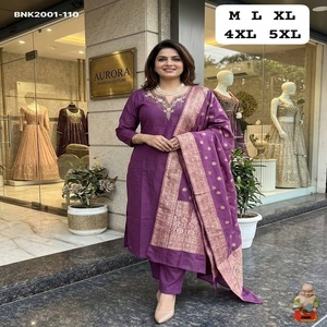 Ensemble Kurti-Pant en soie romaine de qualité supérieure avec travail artisanal Khatli et broderie, et Dupatta imprimée/zari – Fournisseur indien - Product Image 1