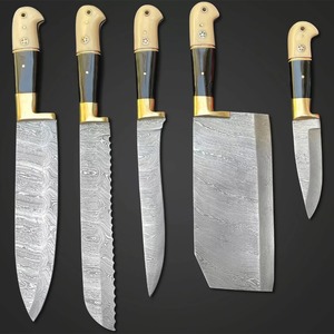 Ensemble de couteaux de chef en acier Damas faits à la main avec des poignées en corne de taureau, os de chameau et laiton – Ensemble de cuisine professionnel 5 pièces - Product Image 3
