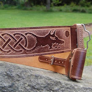 Cinturón con Diseño en Relieve de Cabeza de Lobo y Nudo Celta, Cinturones Tradicionales Escoceses de Alta Calidad, 100% Cuero, Suministros de Fábrica - Product Image 4