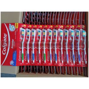 Colgate Cepillo de dientes Premier Clean Pack de 12 Mayorista Exportador de Vietnam - Product Image 3