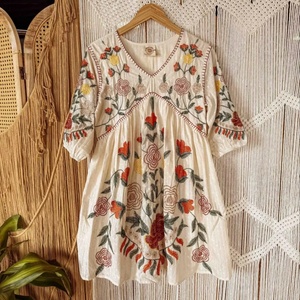 Vestido Túnica Blanco de Algodón con Bordado Floral para Mujer, Ropa Étnica Elegante, Cuello en V, Mangas Tres Cuartos, Vestido Corto - Product Image 1