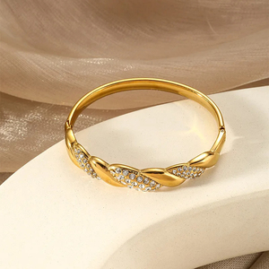 Brazalete de oro trenzado de lujo para mujer con racimo de diamantes de talla brillante redonda, ideal para regalo y fiesta, venta al por mayor. - Product Image 1